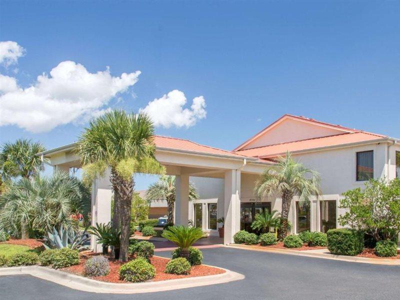 Days Inn & Suites By Wyndham Navarre - Near Beaches Hurlburt Buitenkant foto