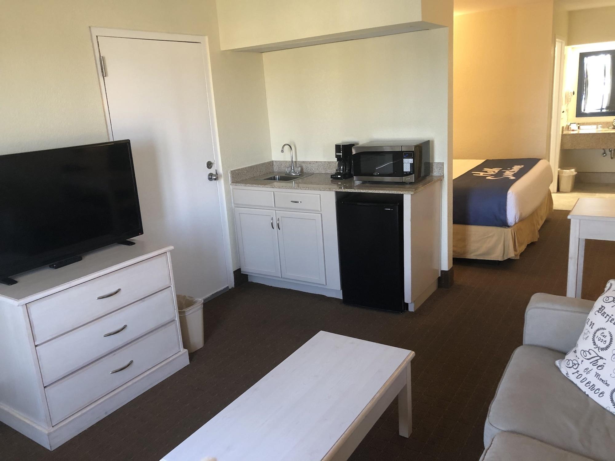 Days Inn & Suites By Wyndham Navarre - Near Beaches Hurlburt Buitenkant foto
