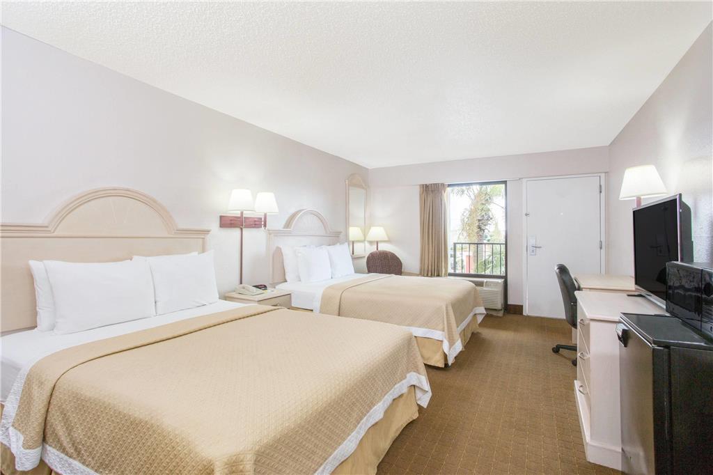 Days Inn & Suites By Wyndham Navarre - Near Beaches Hurlburt Kamer foto