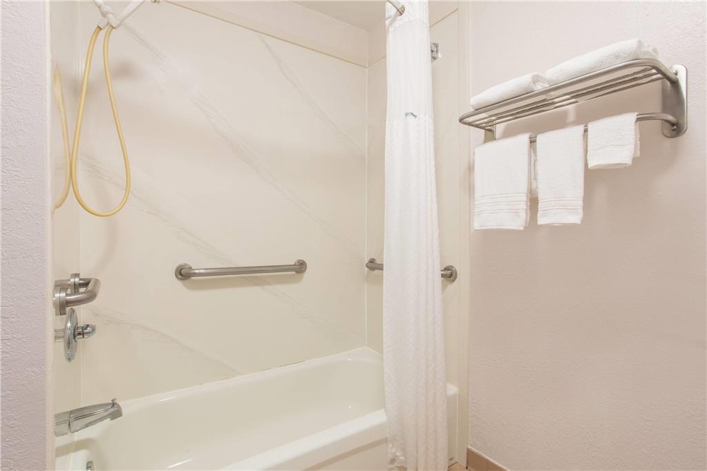 Days Inn & Suites By Wyndham Navarre - Near Beaches Hurlburt Kamer foto